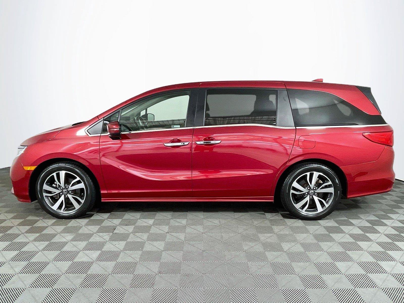Certified 2024 Honda Odyssey Touring image 4