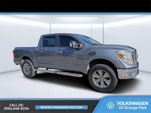 Used 2017 Nissan Titan SV image 1
