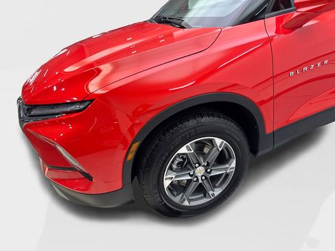 Used 2025 Chevrolet Blazer LT FWD image 18