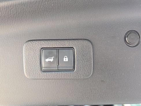 Used 2023 Nissan Armada SL w/ Captain's Chairs Package AWD/4WD image 16