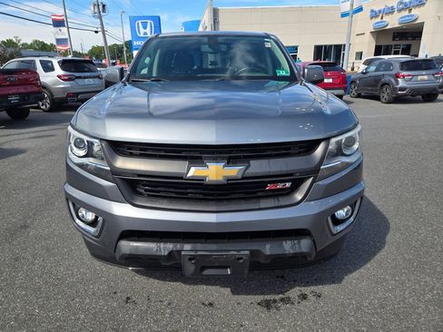 Used 2018 Chevrolet Colorado Z71 AWD/4WD image 2