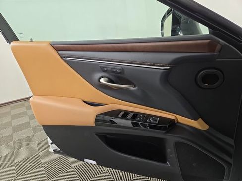 Used 2023 Lexus ES 350 w/ Premium Package image 31