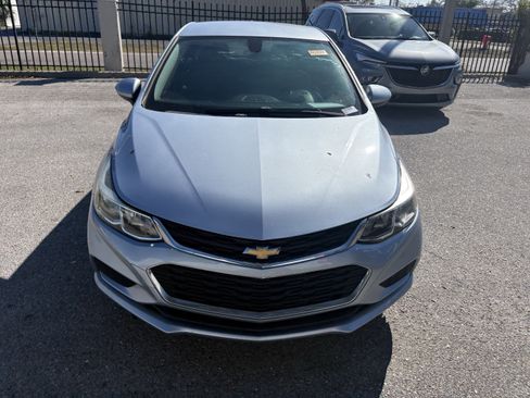 Used 2018 Chevrolet Cruze LS image 2