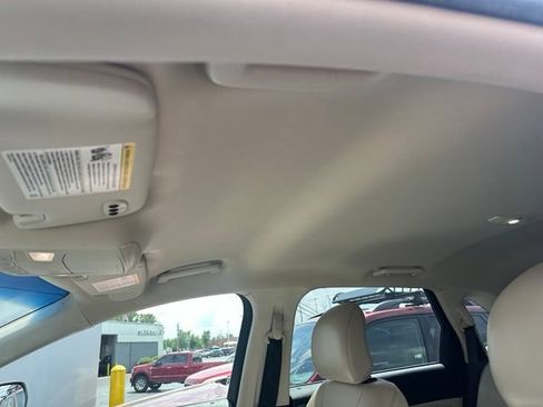 Used 2017 Ford Edge Titanium w/ Technology Package FWD image 10