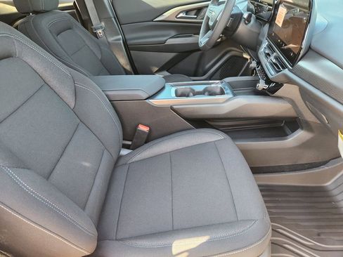 New 2026 Chevrolet Equinox EV LT image 11