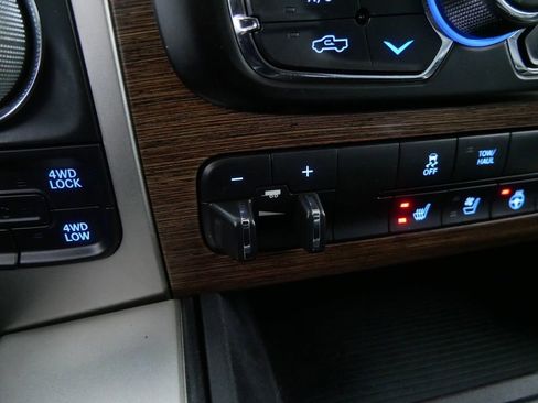 Used 2018 RAM 1500 Laramie w/ Convenience Group image 25