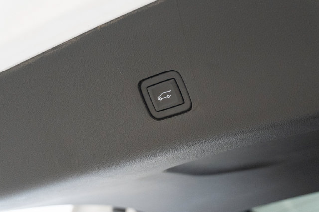 Used 2023 Chevrolet Traverse RS w/ LPO, Floor Liner Package AWD/4WD image 18