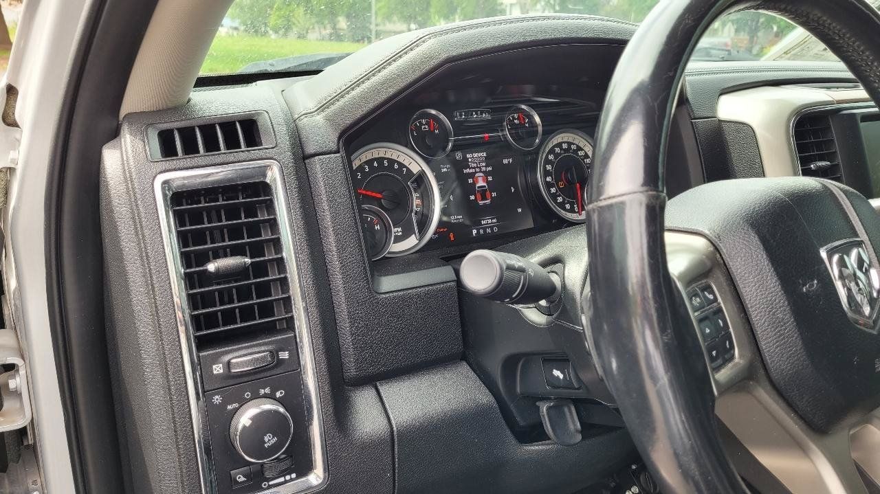 Used 2017 RAM 1500 Laramie AWD/4WD image 13