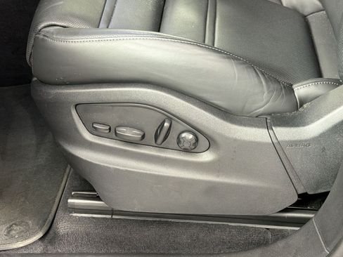 Certified 2024 Porsche Cayenne AWD/4WD image 14