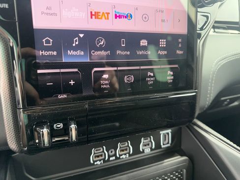 New 2026 RAM 3500 Limited AWD/4WD image 34