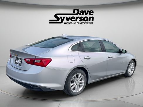 Used 2017 Chevrolet Malibu LT FWD image 5