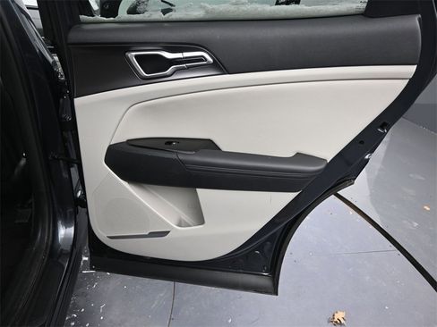 Certified 2023 Kia Sportage EX image 20