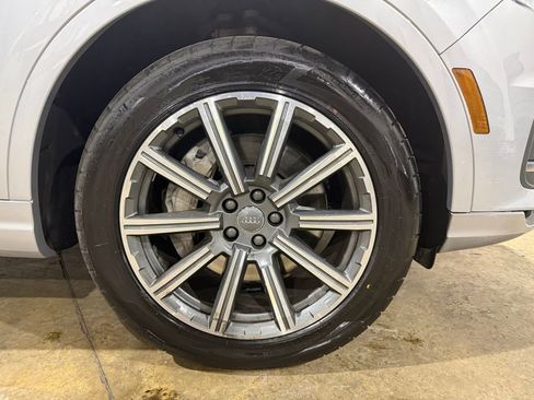 Used 2018 Audi Q7 3.0T Prestige w/ Prestige Package image 30