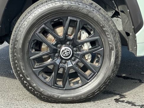 Used 2024 Toyota Tundra Limited image 29