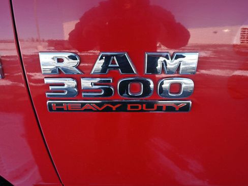 Used 2018 RAM 3500 Tradesman w/ Chrome Appearance Group image 6
