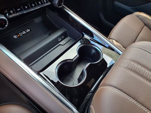 New 2026 Chevrolet Suburban High Country image 12