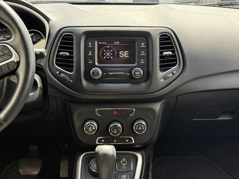 Used 2017 Jeep Compass Latitude w/ Cold Weather Group AWD/4WD image 13