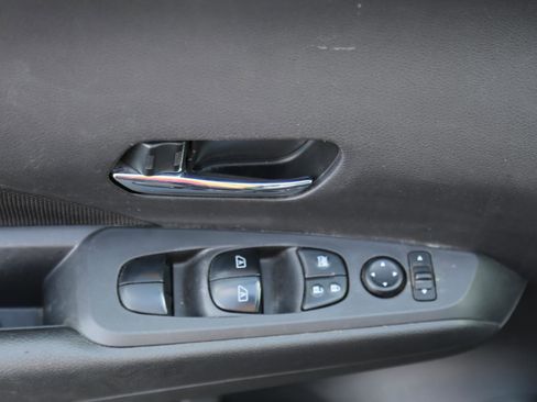 Used 2023 Nissan Kicks SV image 6