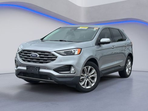 Used 2022 Ford Edge Titanium w/ Cargo Accessory Package AWD/4WD image 2
