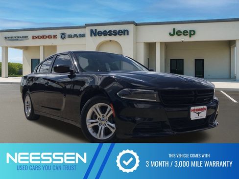 Used 2022 Dodge Charger SXT image 1