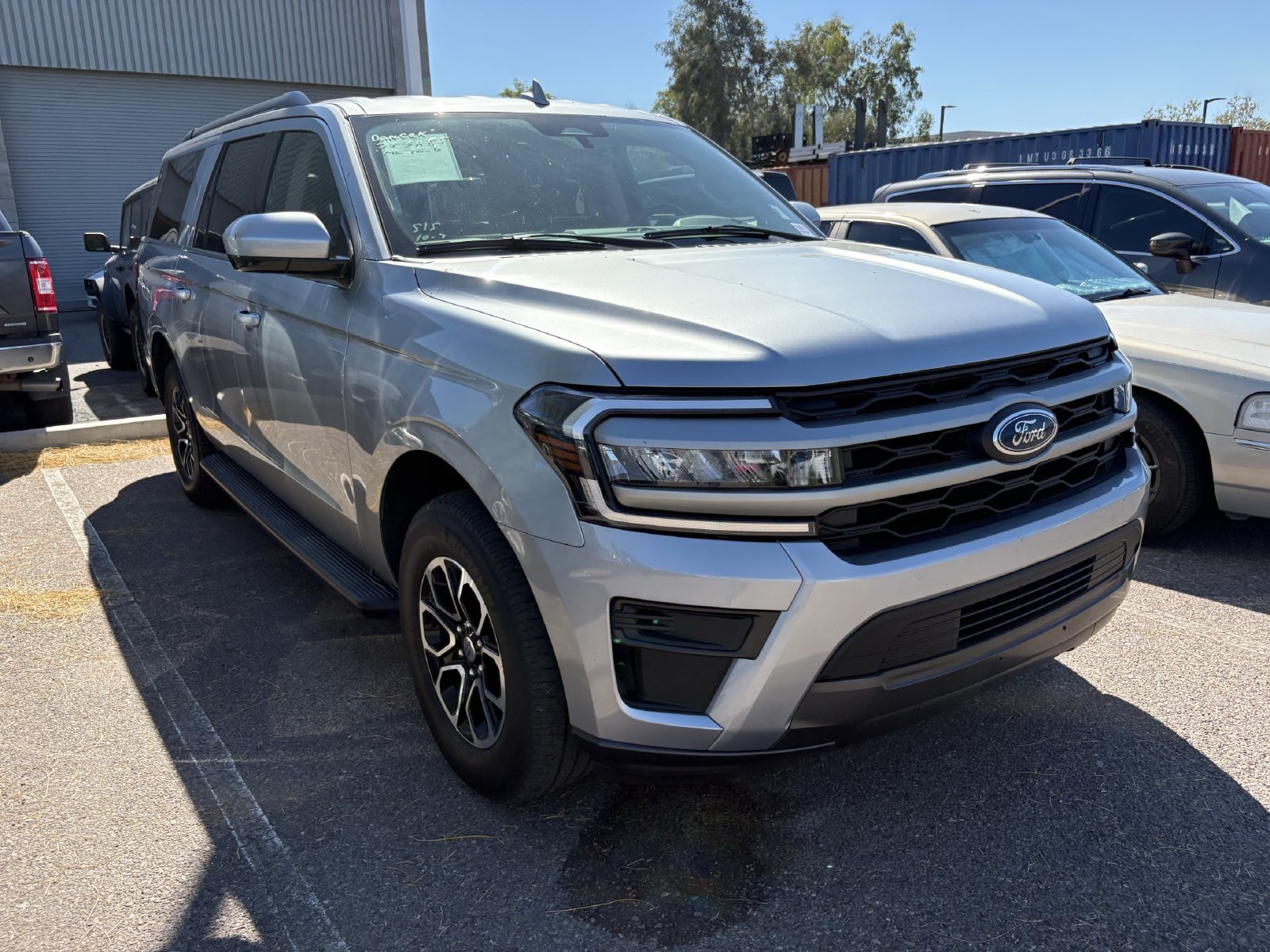 Used 2024 Ford Expedition Max XLT AWD/4WD image 3