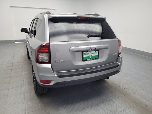 Used 2017 Jeep Compass Latitude AWD/4WD image 6