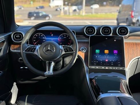 Used 2026 Mercedes-Benz GLC 300 4MATIC image 27