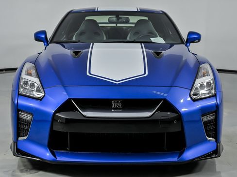 Used 2020 Nissan GT-R Premium image 5