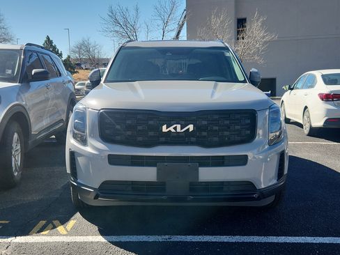 Used 2022 Kia Telluride EX w/ EX Premium Package image 2