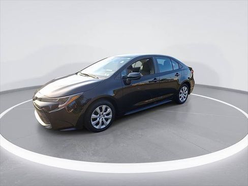 Certified 2023 Toyota Corolla LE w/ Carpet Mat Package (TMS) FWD image 5