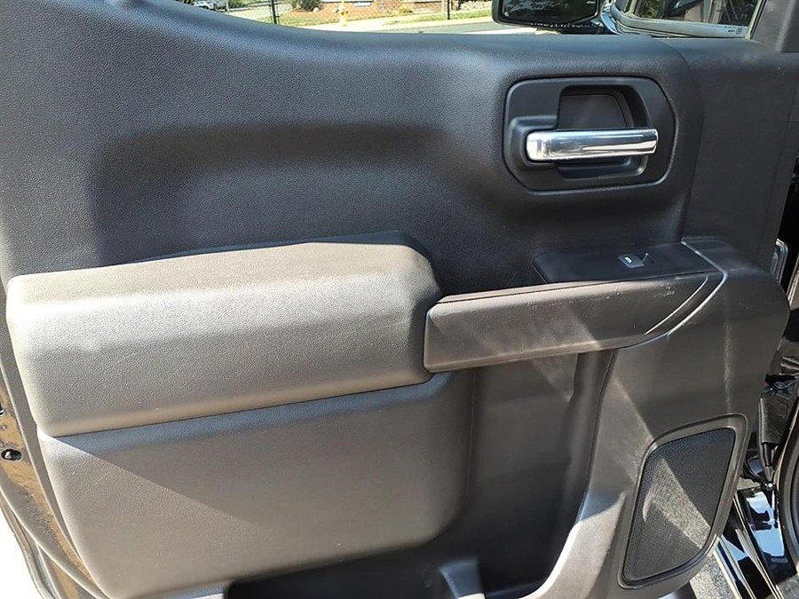 Used 2019 Chevrolet Silverado 1500 Custom w/ Custom Convenience Package AWD/4WD image 11