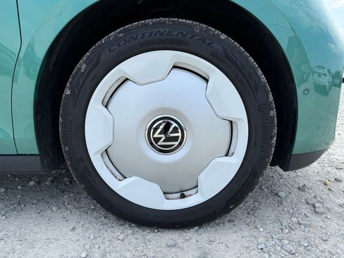 Used 2025 Volkswagen ID. Buzz 1st Edition image 17