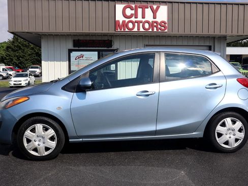 Used 2013 MAZDA MAZDA2 Sport image 10