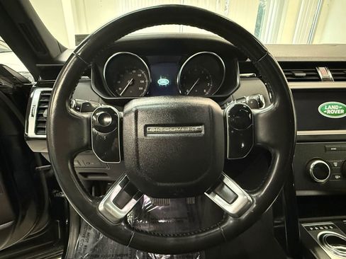 Used 2019 Land Rover Discovery SE image 26