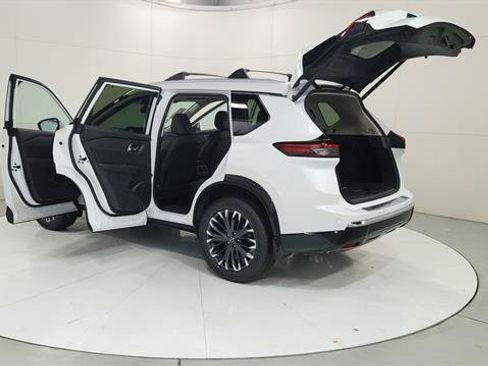 Used 2026 Nissan Rogue Platinum w/ Platinum Premium Package AWD/4WD image 30