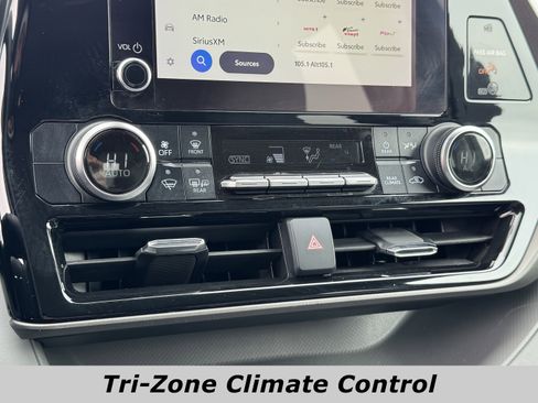 Used 2023 Toyota Highlander L image 9