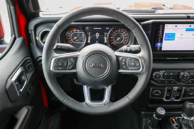 Used 2026 Jeep Wrangler Unlimited Sahara AWD/4WD image 6