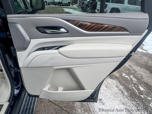 Used 2023 Cadillac Escalade Sport Platinum image 28