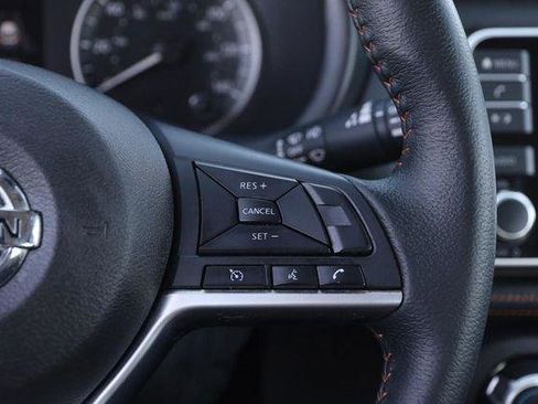 Used 2020 Nissan Kicks SR w/ SR Premium Package FWD image 13