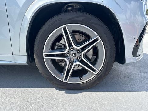 Used 2025 Mercedes-Benz GLS 450 4MATIC w/ AMG Line Exterior image 12
