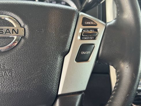 Used 2018 Nissan Titan SV w/ SV Convenience Package AWD/4WD image 27