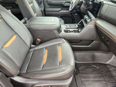Used 2024 GMC Sierra 2500 AT4 w/ AT4 Premium Plus Package AWD/4WD image 11