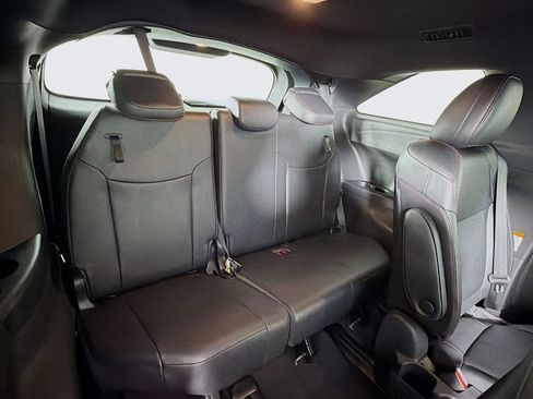 Used 2025 Toyota Sienna XSE AWD/4WD image 28