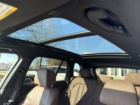 Used 2019 BMW X5 xDrive40i w/ M Sport Package image 9