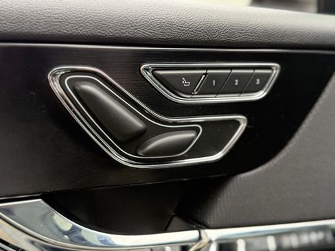 Used 2020 Lincoln Corsair Reserve w/ Equipment Group 201A image 9