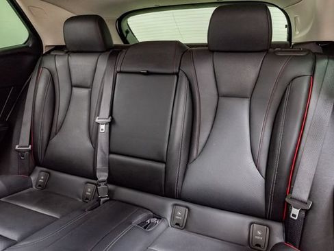 Used 2023 Buick Envision Essence w/ Sport Touring Package FWD image 31