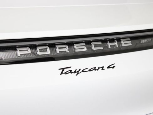 New 2026 Porsche Taycan image 14