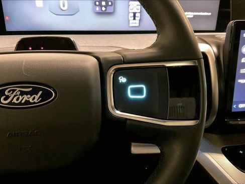 Certified 2025 Ford Expedition Max Active AWD/4WD image 18
