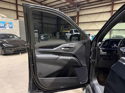 Used 2023 Cadillac Escalade Sport AWD/4WD image 11