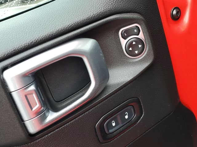 Used 2020 Jeep Wrangler Unlimited Sahara w/ LED Lighting Group AWD/4WD image 24